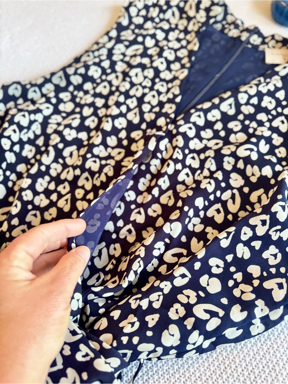 ELIZABETH CROSBY Sleeveless Navy Blue Floral Wrap-Style Dress w Self Tie - Picture 11 of 16